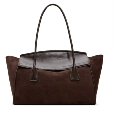 استكشف الحقائب النسائية غير الرسمية للأعمال لربيع وصيف 2027